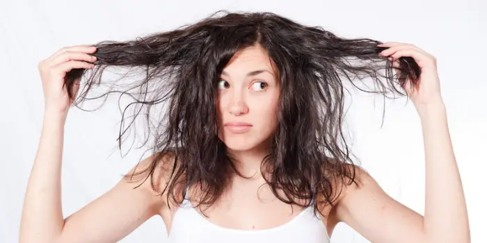 Is hot water bad for your hair dryness